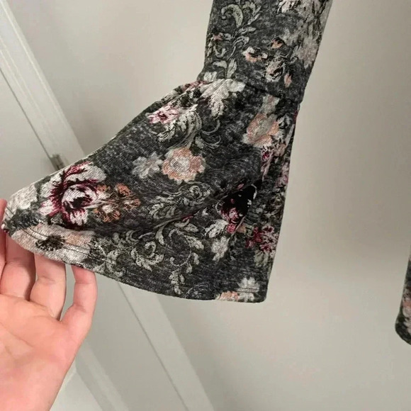 🔥HOST PICK🔥 Francesca’s Collections Alya mock neck dress - Picture 4 of 5